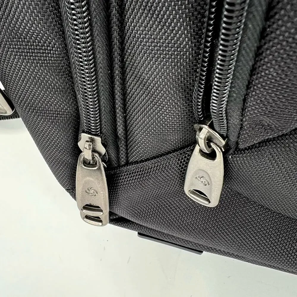 Samsonite 17” unisex executive laptop computer bag backpack